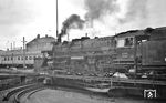 22 041 (Bw Erfurt P) auf der Drehscheibe des Bw Bebra. (05.06.1965) <i>Foto: Gerhard Moll</i>