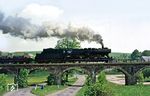 50 3698 (Bw Karl-Marx-Stadt) mit Ng 64359 auf dem Viadukt Braunsdorf (255 m) nahe Niederwiesa. (16.05.1986) <i>Foto: Wolfgang Bügel</i>