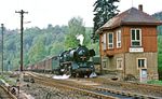 50 3646 fährt mit Ng 64345 nach Annaberg aus Wolkenstein. Aus den ersten 1,9 km teilte sich hier die Schmalspurbahn nach Jöhstadt die Trasse mit der Normalspur nach Annaberg auf einem Dreischienengleis.  (17.05.1986) <i>Foto: Wolfgang Bügel</i>