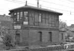 Wärterstellwerk "Lno" (Lüneburg Nord Ostseite) im Bahnhof Lüneburg. (24.08.1975) <i>Foto: Benno Wiesmüller</i>