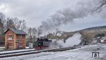 Gastlok 99 1715 mit dem "Weihnachts-Sonderzug" in Steinbach bei Jöhstadt. (23.12.2017) <i>Foto: Joachim Schmidt</i>