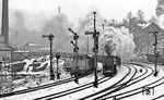 58 1246 fährt mit einem Nahgüterzug aus dem Bahnhof Schlema. (02.1976) <i>Foto: Burkhard Wollny</i>