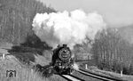 58 1758 mit Dg 53324 kurz vor Schwarzenberg-Neuwelt. (02.1976) <i>Foto: Burkhard Wollny</i>