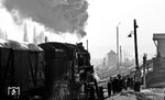 58 1758 am Bahnübergang der Fritz-Reuter-Straße kurz vor Schwarzenwelt-Neuwelt. (02.1976) <i>Foto: Burkhard Wollny</i>