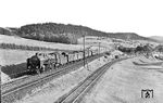 39 169 von Bw Arnstadt rollt mit P 313 (Meiningen – Erfurt) dem Bahnhof Gräfenroda entgegen, rechts das Streckengleis von Gotha. Diese Fotostelle, eine inzwischen gesperrte Brücke, ist immer noch beliebt.  (09.07.1934) <i>Foto: DLA Darmstadt (Bellingrodt)</i>