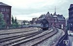 01 0503 (Bw Wittenberge) fährt mit D 406 (D 166) in Hamburg Hbf ein. (1972) <i>Foto: Günter Hauthal</i>
