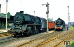 50 3606 wartet in Quedlinburg vor Ng 66704, während 50 3684 daneben noch ihr neues Aufgabengebiet sucht. (27.05.1986) <i>Foto: Slg. Wolfgang Bügel</i>