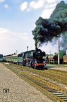 Ausfahrt des P 3489 (Halberstadt – Aschersleben) mit der Halberstädter 50 3606 in Wegeleben. (02.08.1986) <i>Foto: Wolfgang Bügel</i>