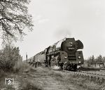 01 1506 (Bw Berlin Ostbahnhof) mit D 156 (Rostock - Dresden) hinter Dahlewitz auf dem Weg nach Zossen. (25.05.1972) <i>Foto: Hans-Joachim Simon (Archiv Ludger Kenning)</i>