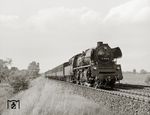 35 1013 (Bw Elsterwerda) mit P 990 (Berlin - Elsterwerda - Dresden) hinter Dahlewitz. (25.05.1972) <i>Foto: Hans-Joachim Simon (Archiv Ludger Kenning)</i>