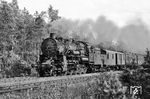 Die 1920 bei Borsig in Berlin gebaute 58 1374 passte schon eher an die frühen Wagen der Einheitsbauarten als die vorausfahrende Kriegslok 52 2492 (vgl. Bild-Nr. 51343).  (22.06.1966) <i>Foto: Will A. Reed</i>