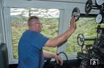 Und der Heizer auf der ölgefeuerten 01 0509. (25.04.2018) <i>Foto: Joachim Schmidt</i>