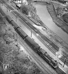 Ein Personenzug mit einer pr. T 14.1 (Baureihe 93) verlässt den Bahnhof Altenahr in Richtung Remagen.  (1937) <i>Foto: Theo Felten</i>
