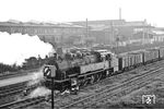 Leider durch das Rangiersignal eine etwas verunglückte Aufnahme der schiebenden 93 1067 in Halberstadt.  (28.06.1966) <i>Foto: Will A. Reed</i>