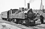 99 5903 ergänzt ihrer Vorräte in Gernrode. (30.06.1966) <i>Foto: Will A. Reed</i>