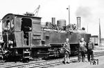 Ein Bild des Personals von 99 5903 für den englischen Lokführerkollegen durfte natürlich auch nicht fehlen. (30.06.1966) <i>Foto: Will A. Reed</i>