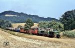 Der "Vulkan-Express" mit den Dieselloks D 1 und D 3 sowie dem VT 53 am Zugschluss kurz vor Engeln. (11.08.1990) <i>Foto: Ulrich Neumann</i>