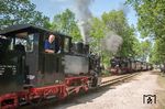 Am Vatertag (Christi Himmelfahrt) sind 99 4652 vom Förderverein zur Erhaltung der Rügenschen Kleinbahnen und 99 1401 (ex Lok 20 der Mansfelder Bergwerksbahn) mit Sonderzügen unterwegs. (10.05.2018) <i>Foto: Joachim Schmidt</i>
