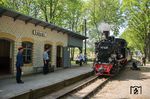 Ein Sonderzug mit "99 1401" trifft in Brünkendorf ein.  (10.05.2018) <i>Foto: Joachim Schmidt</i>