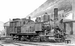 Für die steirische Erzbergbahn wurden zwischen 1890 und 1908 insgesamt 18 Lokomotiven der Baureihe 97 gebaut. Bei den Kaiserlich-königlichen österreichischen Staatsbahnen (kkStB) als Reihe 69 in Dienst gestellt, waren sie die ältesten und stückstärksten österreichischen Zahnradbahn-Dampflokomotiven. Im März 1938 - nach dem "Anschluss" Österreichs an das Dritte Reich - wurden alle 18 Maschinen von der Deutschen Reichsbahn übernommen und erhielten die Baureihenbezeichnung 97 201–218. Das Foto zeigt 97 209 im Heimat-Bw Vordernberg, die extra für diese Porträtaufnahme aus dem Heizhaus gezogen wurde. (24.05.1942) <i>Foto: RVM-Filmstelle Berlin (Bellingrodt)</i>