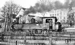 99 1568 wurde 1910 unter der Fabrik-Nummer 3410 von der Sächsischen Maschinenfabrik Chemnitz (vormals R. Hartmann) gebaut. Im November 1991 wurde sie von der Reichsbahn außer Betrieb gesetzt und durch die Preßnitztalbahn aus dem Schadpark am 22.11.1991 übernommen. Am 29. Mai 1992 wurde sie wieder in Betrieb genommen und ist bis heute auf der Museumsstrecke Jöhstadt - Steinbach unterwegs. Das Bild entstand noch während ihrer Planzeit im Bahnhof Schönheide. (02.1976) <i>Foto: Burkhard Wollny</i>