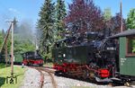Zugkreuzung mit 99 1715 und 99 1542 im Bahnhof Schmalzgrube. (21.05.2018) <i>Foto: Andreas Höfig</i>