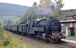 95 0009 mit P 18003 nach Sonneberg (Thür) erreicht den Haltepunkt Lippelsdorf zwischen Probstzella und Ernstthal am Rennsteig.  (09.10.1977) <i>Foto: Peter Schiffer</i>