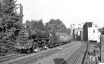 Die Stralsunder 03 0078 mit Ex 1316 "Berlinaren", der den Bahnhof Berlin Zoo um 6.28 Uhr verließ und über Sassnitz Hafen, Trelleborg nach Malmö C fuhr, in Berlin-Bellevue.  (07.1976) <i>Foto: Burkhard Wollny</i>