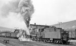 Los geht's für die Schiebelok 58 1345 an einem Güterzug in Aue. (07.1976) <i>Foto: Burkhard Wollny</i>