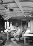 Für das leibliche Wohl im Funkzug der Deutschen Reichsbahn war dieser Bereich zuständig, der sich auch im Wagen "702 203 Bln" (Unterrichtswagen für Leitfunk, ex Baden 6607) befand. (1932) <i>Foto: RVM</i>
