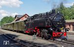 99 731 mit dem "Reichsbahnzug" im Bahnhof Bertsdorf. (05.08.2018) <i>Foto: Andreas Höfig</i>