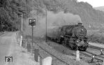 58 1345 fährt mit einem Personenzug nach Schwarzenberg/Erzgeb. in Lauter/Sachs. ein. (07.1976) <i>Foto: Burkhard Wollny</i>