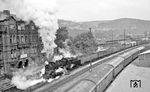 Nicht nur die pr. G 12, auch das Umfeld der Lok einschließlich des parolengeschmückten Gebäudes im Bahnhof Aue sind längst der Spitzhacke zum Opfer gefallen. (07.1976) <i>Foto: Burkhard Wollny</i>