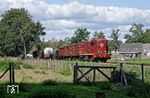 NS 2459 mit einem Fotogüterzug auf der Museumsbahn der Veluwsche Stoomtrein Maatschappij (VSM) bei Loenen/NL. (01.09.2018) <i>Foto: Marcus Henschel</i>