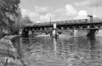 Ein S-Bahnzug auf der Spreebrücke in Berlin-Bellevue. (1975) <i>Foto: Karsten Risch</i>