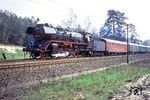03 2298 (Bw Dresden) -die letzte gebaute 03 (Abnahme am 07.01.1938)- unterwegs mit einem Schnellzug nach Berlin bei Golßen. (04.1975) <i>Foto: Karsten Risch</i>