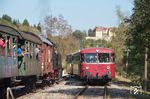 Kreuzung in Marbach zwischen dem Sonderzug mit 97 501 und einem weiteren Sonderzug. (30.09.2018) <i>Foto: Joachim Schmidt</i>