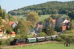 97 501 mit dem Jubiläumssonderzug in Offenhausen. (30.09.2018) <i>Foto: Joachim Schmidt</i>