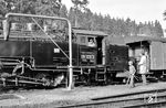 Kurze Pause für 99 0231 im Bahnhof Drei Annen Hohne. Der P 69753 nach Schierke wartet im Bahnhof auf den Gegenzug 14404 von Nordhausen nach Wernigerode. (1979) <i>Foto: Karsten Risch</i>