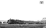 17 288 (Bw Aachen Hbf) vor E 139 an den Überführungsbauwerken in Höhe des Kölner Betriebsbahnhofs auf dem Weg zum Hauptbahnhof. (21.03.1936) <i>Foto: DLA Darmstadt (Bellingrodt)</i>