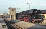 01 0525 läuft vor P 3025 (Leipzig - Saalfeld) in Gera Hbf ein.  (10.10.1978) <i>Foto: Peter Schiffer</i>
