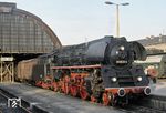 Die 1964 im RAW Meiningen aus 01 219 rekonstruierte 01 0525 (01 525) vor P 3025 (Leipzig - Saalfeld) im Bahnhof Gera. (10.10.1978) <i>Foto: Peter Schiffer</i>