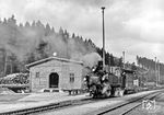 99 1568 rangiert in Schönheide Süd. (1975) <i>Foto: Karsten Risch</i>