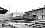 86 1615 (Bw Aue) mit einem Nahgüterzug im Bahnhof Schönheide Ost. (10.1975) <i>Foto: Karsten Risch</i>