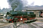 50 3519 (Bw Glauchau) macht sich in Rochlitz bereit, den Sandzug Gag 56355 nach Glauchau zu übernehmen. (28.09.1986) <i>Foto: Wolfgang Bügel</i>
