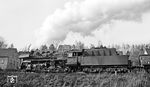 58 3049 wurde 1961 aus 58 1725 (Hanomag, Baujahr 1920) rekonstruiert. Im Oktober 1986 erfolgte im RAW Meiningen der Umbau in eine technische Anlage (Dampfspender) für das Bw Glauchau. Mit ihrer Ausmusterung am 10.11.1992 wurde sie an den Verein Sächsische Eisenbahnfreunde nach Schwarzenberg verkauft, wo die Lok sukzessive wieder komplettiert wurde. (02.1976) <i>Foto: Burkhard Wollny</i>