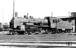 38 2103 präsentiert sich vor dem östlichen Ringlokschuppen im Bw Leipzig Hbf West. Bis zur Abgabe in den Osten im März 1942 war sie hier beheimatet. Letzte Dienststelle war ab September 1969 das Bw Berlin-Pankow, das sie fortan als Heizlok an den VEB Milchhof Berlin-Weißensee vermietete. Am 22. Februar 1971 genehmigte die HvM die Ausmusterung.  (1930) <i>Foto: DLA Darmstadt (Hubert)</i>