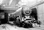 Die von Borsig am 22.05.1933 an die Deutsche Reichsbahn abgelieferte 03 096 wurde nach der Abnahme am 31.05.1933 im RAW Braunschweig ab 02.06.1933 beim Bw Karlshorst beheimatet. Von April 1935 bis Februar 1936 weilte sie im RAW Grunewald, hier aufgenommen auf dem Prüfstand der Versuchsabteilung für Lokomotiven.  (22.08.1935) <i>Foto: RVM</i>