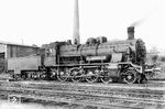 Klassische Porträtaufnahme "rechts wenig schräg" der 38 217 im Heimat-Bw Leipzig Bayer Bf. Sie besitzt den kleinen Tender der Bauart sä. 2'2' T 16 und den niedrigen Umlauf aus der ersten Bauserie.  (1934) <i>Foto: DLA Darmstadt (Hubert)</i>