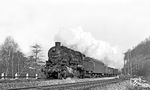 58 1758 auf dem Weg nach Johanngeorgenstadt am Haltepunkt Schwarzenberg/Erzgebirge. (02.1976) <i>Foto: Burkhard Wollny</i>